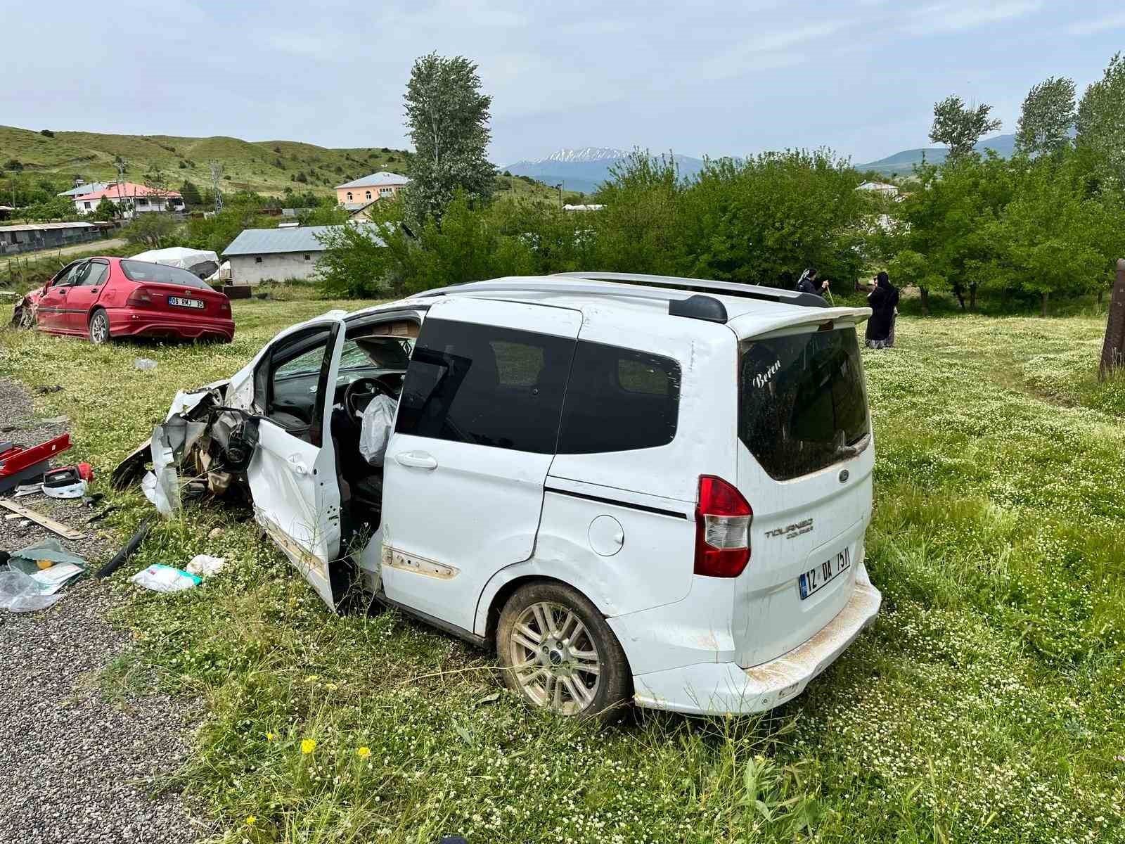 Bingöl’de trafik kazası: 2 yaralı
