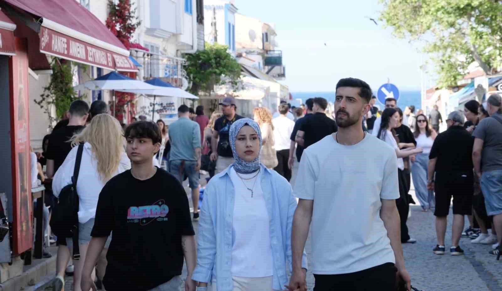 Bozcaada 9 g&uuml;nl&uuml;k Kurban Bayramı&rsquo;nda dolup taştı
