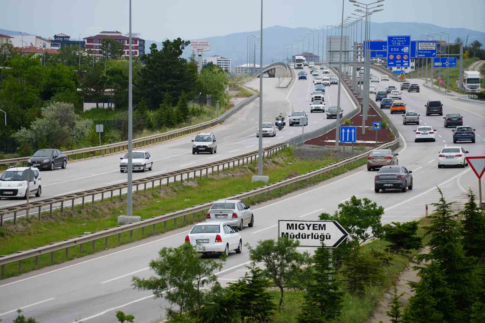 43 ilin bağlantı noktasında yolların son durumu havadan görüntülendi
