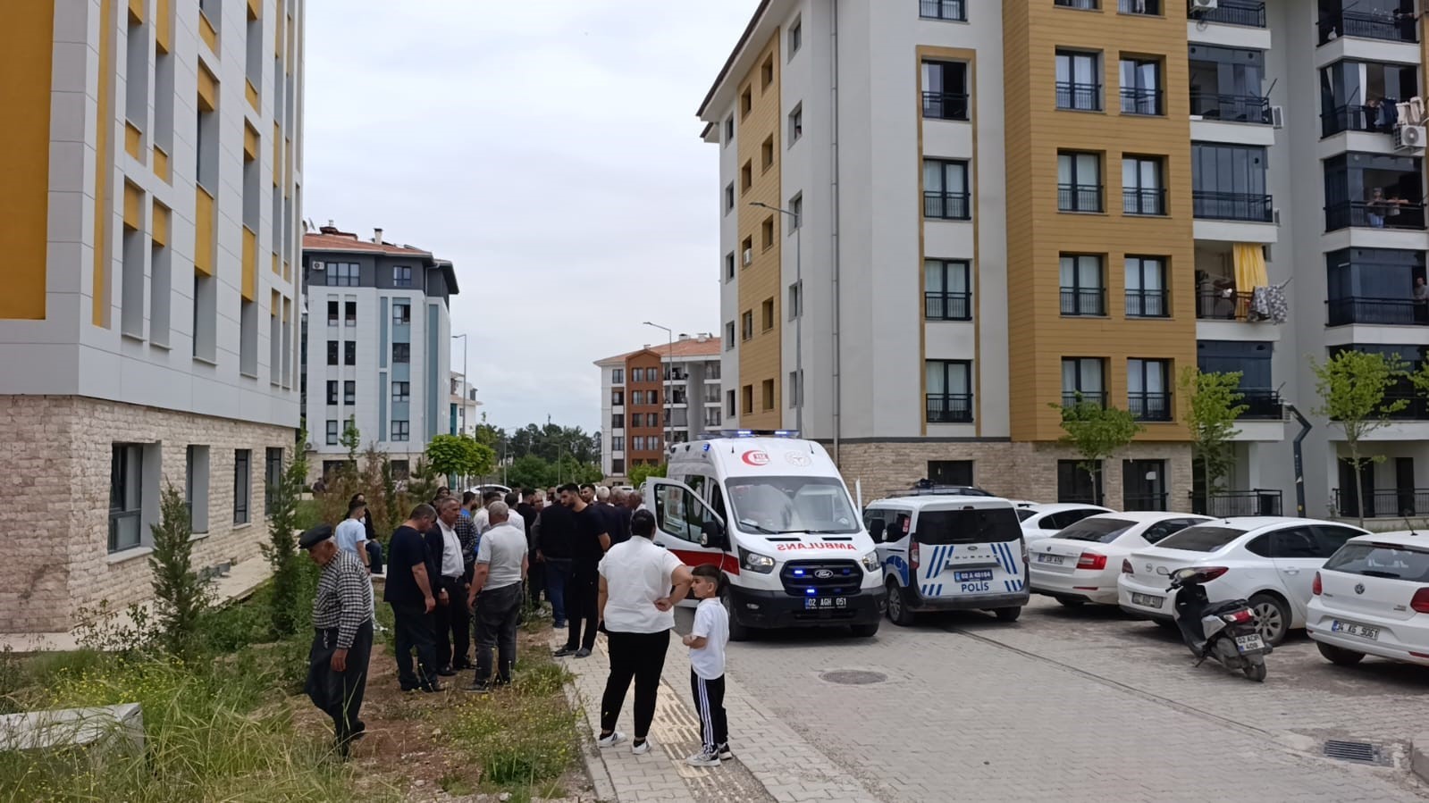 Yüksekten düşen kişi ağır yaralandı
