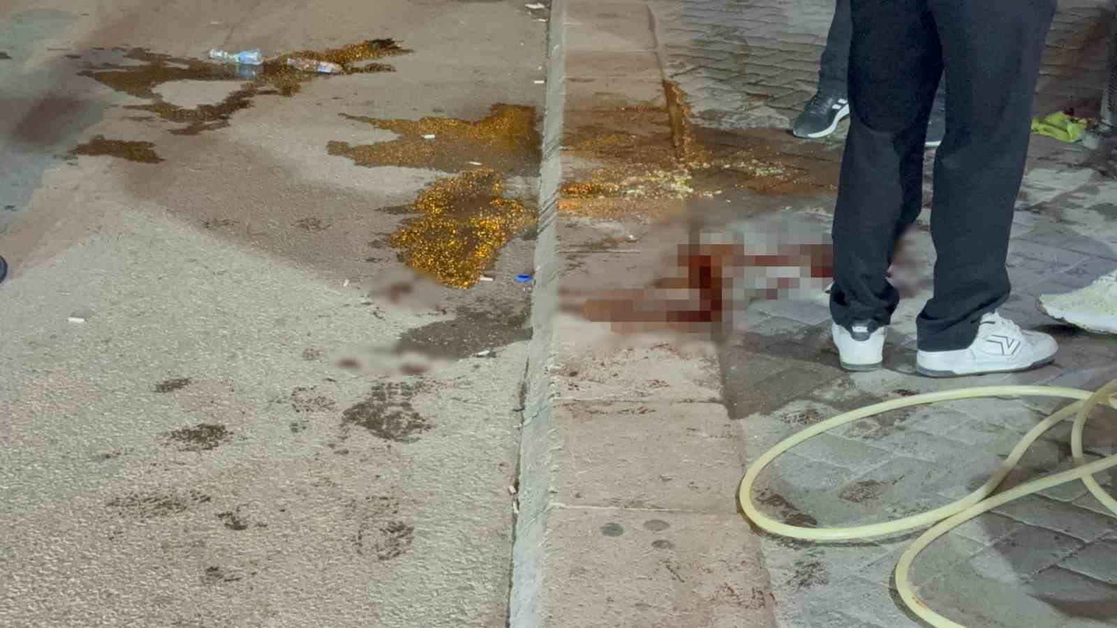 Bı&ccedil;aklı kavgada 16 yaşındaki &ccedil;ocuk yaralandı
