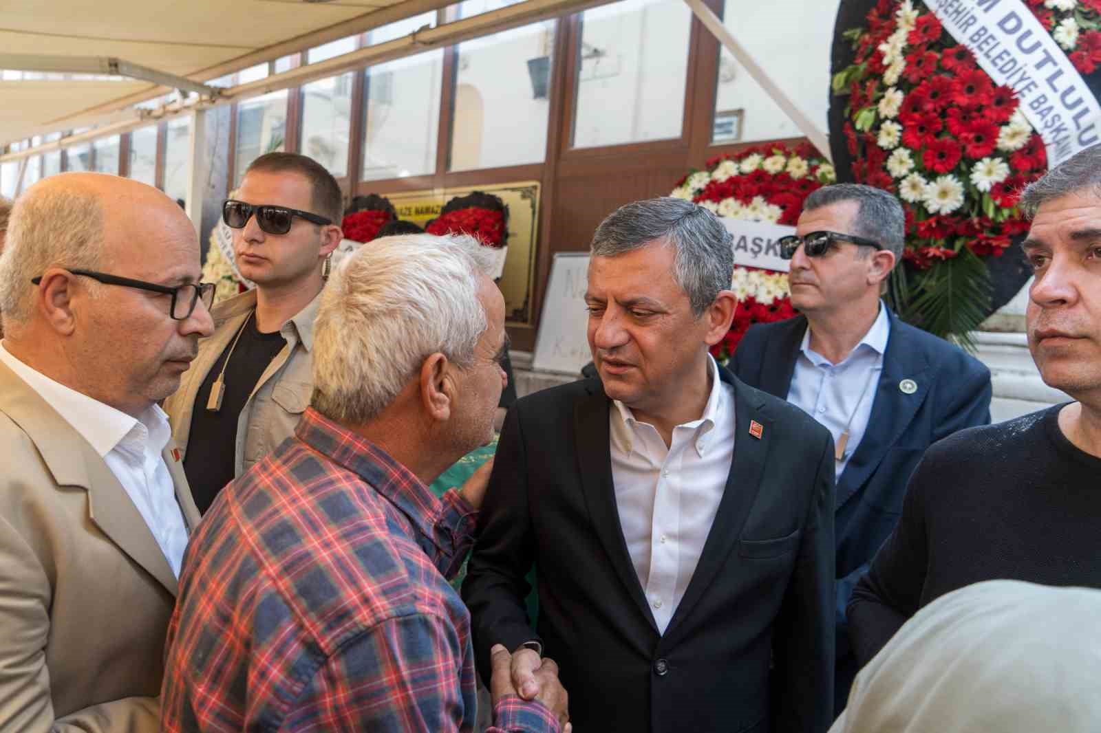 CHP Grup Başkanı Özel’in amcası son yolculuğuna uğurlandı