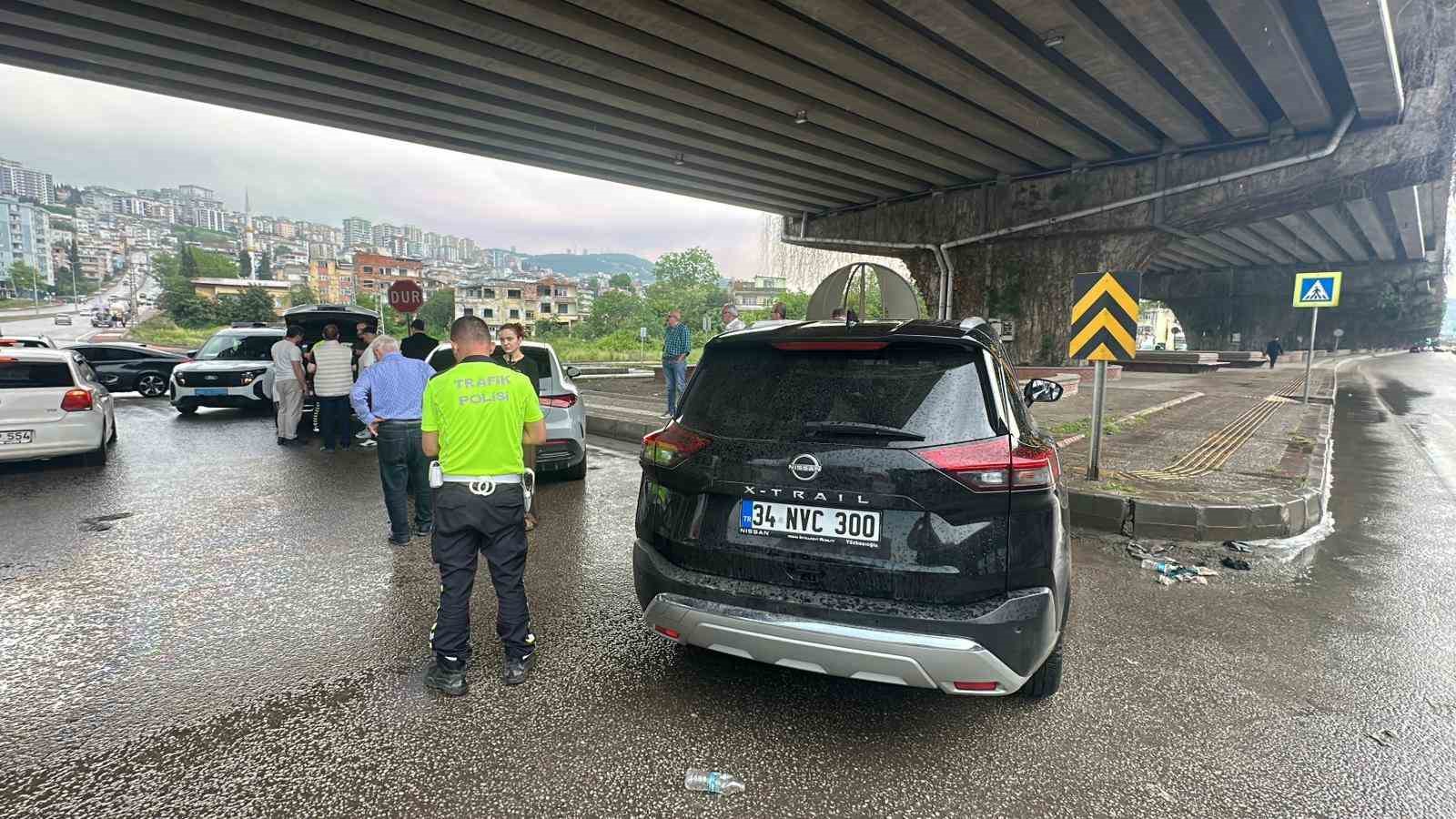 Samsun&rsquo;da kavşakta kaza: 3 yaralı
