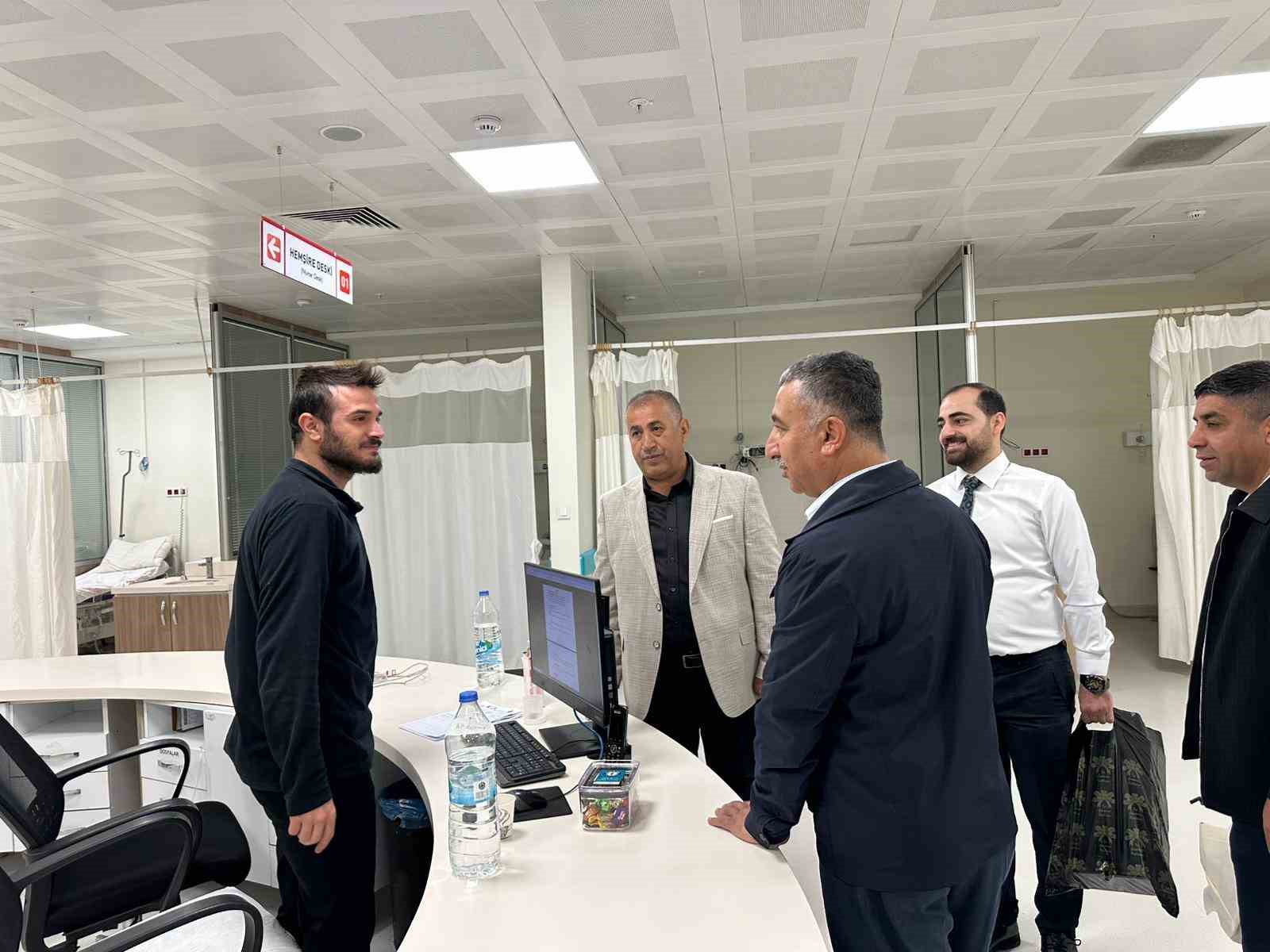 Sağlık-Sen Şırnak Şubesi&rsquo;nden sağlık &ccedil;alışanlarına bayram s&uuml;rprizi
