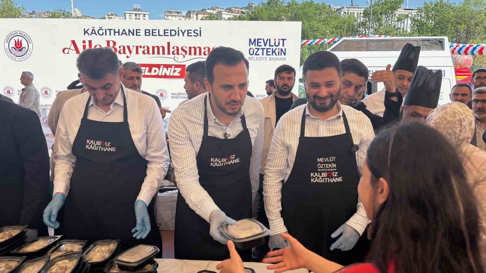 Kağıthane Belediyesinin "Aile Bayramlaşması" etkinliğinde 20 bin vatandaş bir araya geldi
