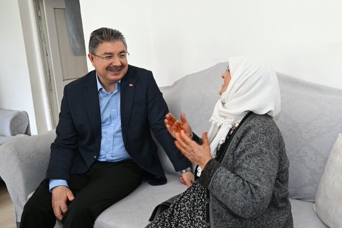 Vali Yılmaz’dan 84 yaşındaki Ayşe Ayti’ye bayram ziyareti