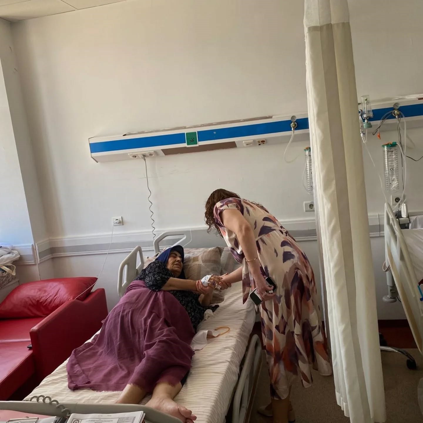 AD&Uuml; Hastanesi Başhekimi Uysal hastalar ve hastane &ccedil;alışanları ile bayramlaştı
