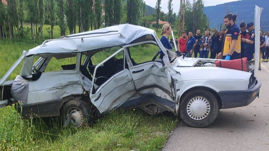 Amasya&rsquo;da feci kaza: Dede ve torun hayatını kaybetti
