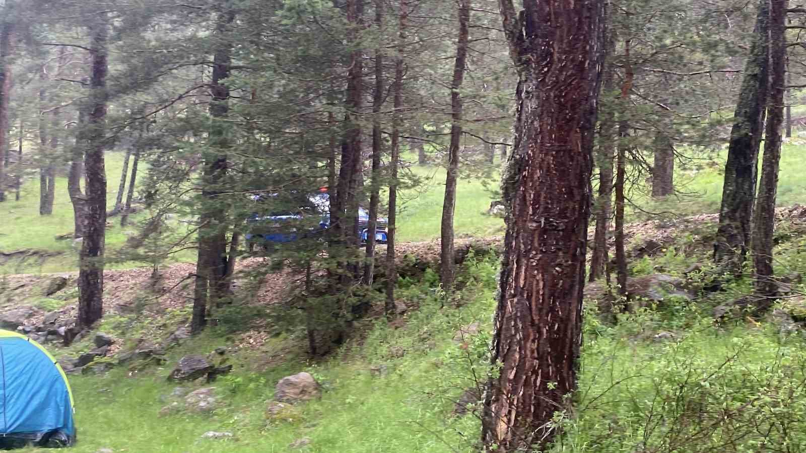 Piknik yaptıkları alana yıldırım düştü: 1’i ağır 3 yaralı
