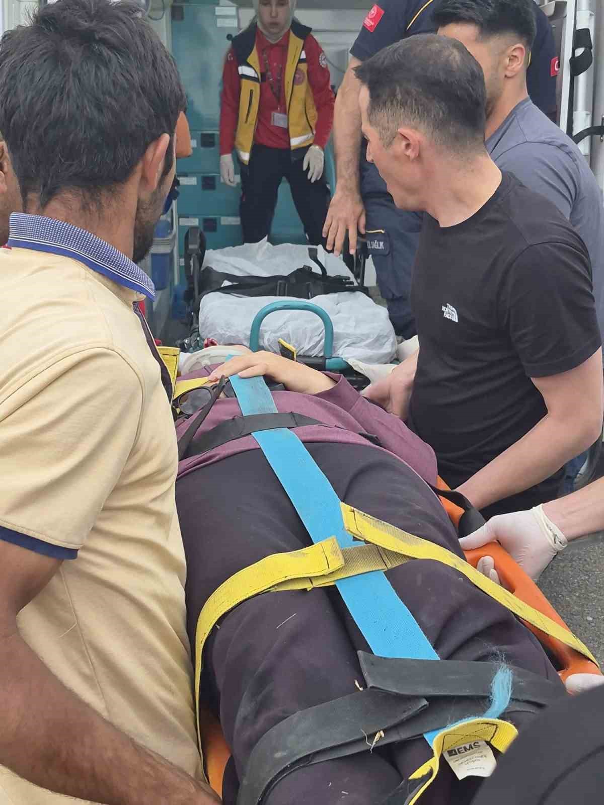 Iğdır’da otomobil uçuruma yuvarlandı: 4 yaralı