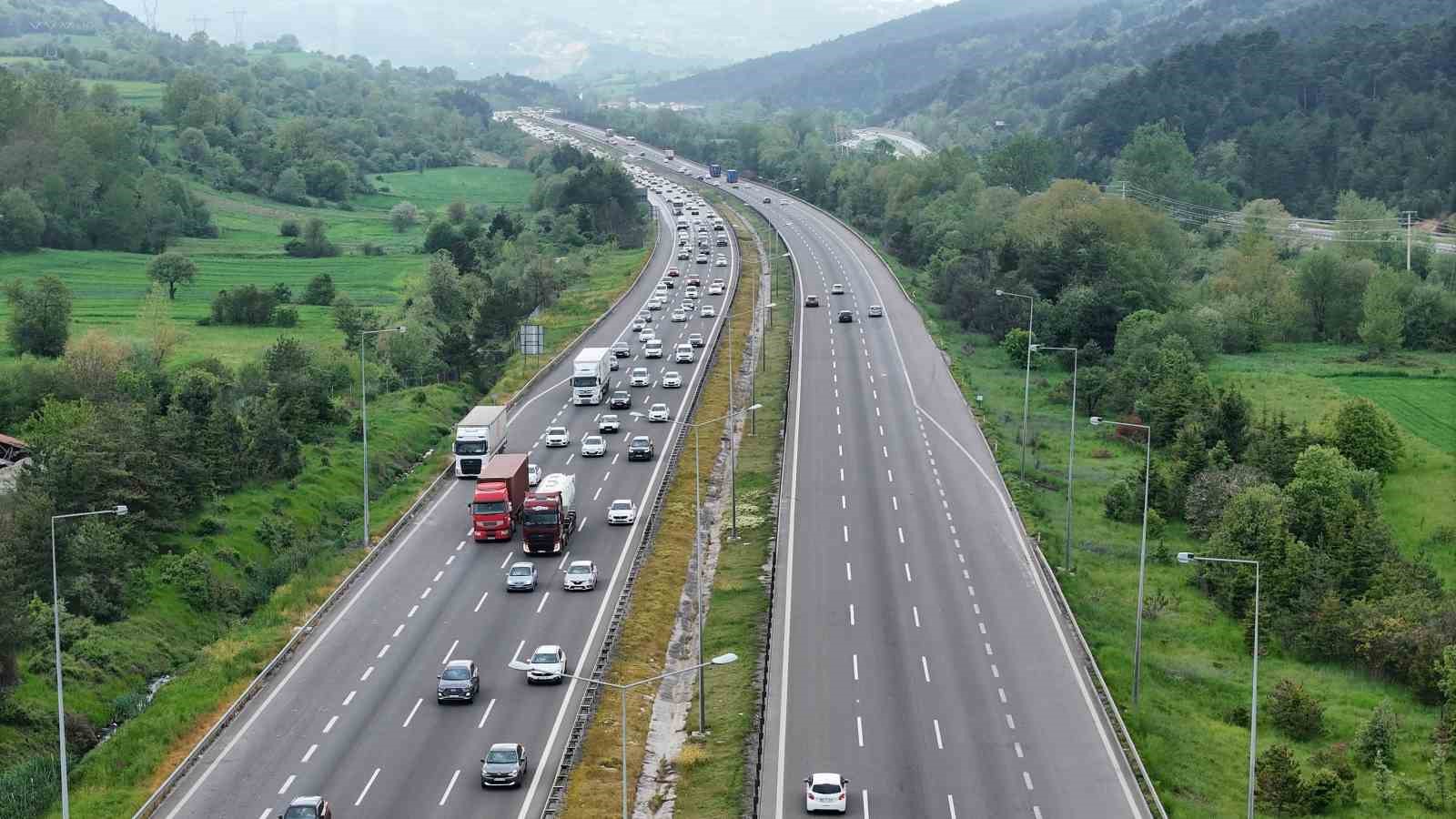 Bolu&rsquo;da Kurban Bayramı d&ouml;n&uuml;ş&uuml; ağır vasıtalara ge&ccedil;it yok
