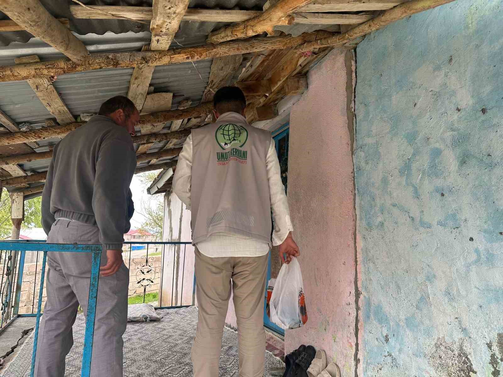 Umut Kervanı Ağrı’da yüzlerce hanenin sofrasına kurban eti ulaştırdı
