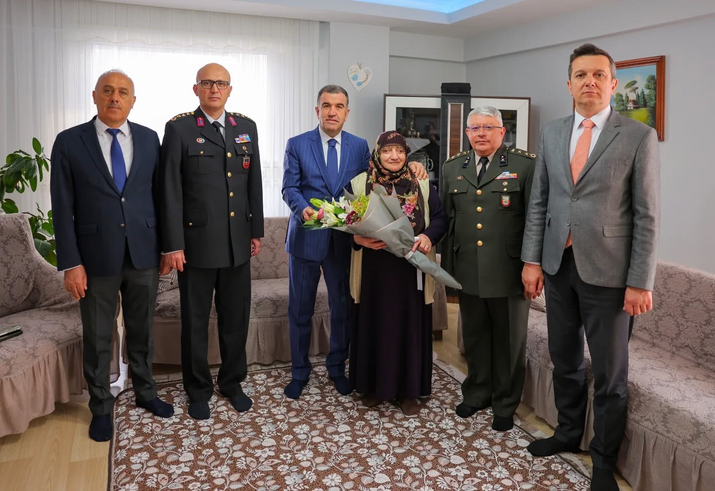 Bayburt’ta şehit ailesi ve gaziye bayram ziyareti
