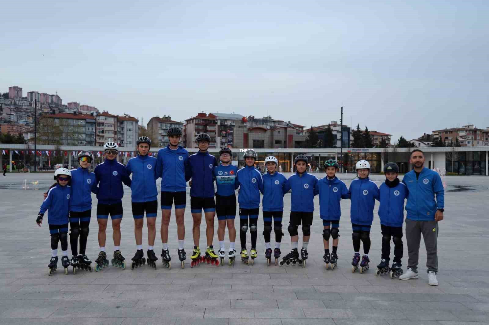 Kağıtsporlu patenciler Türkiye ikincisi oldu