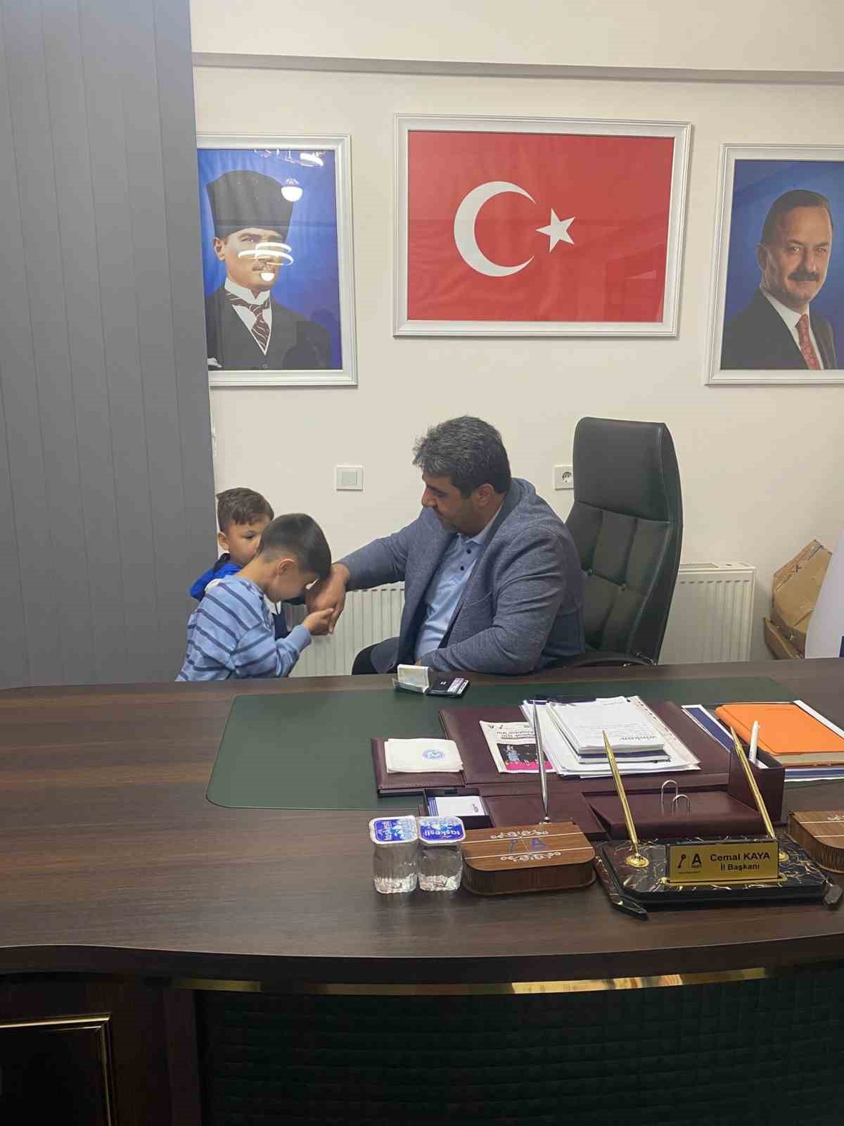 Anahtar Parti Kırşehir Teşkilatı bayramlaşma programında bir araya geldi

