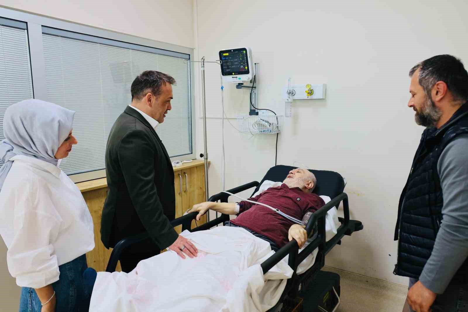Vali Sözer ve eşi Zeynep Sözer bayramda çocuklar ve hastalarla bir araya geldi