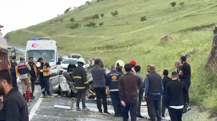 Elazığ’da feci kaza: 1 ölü, 3 yaralı