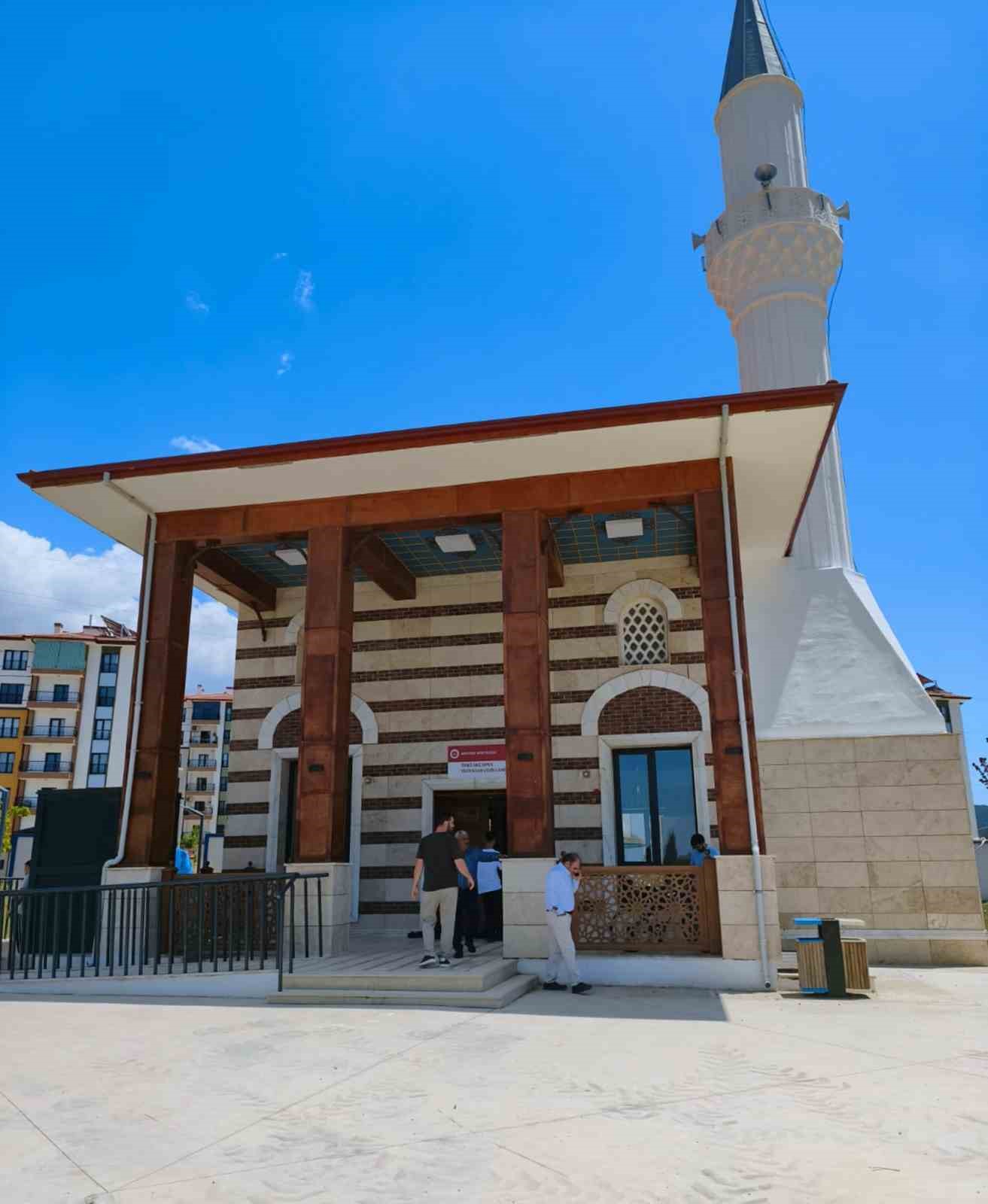 Akçaova TOKİ Camii’nde ilk Cuma namazı kılındı
