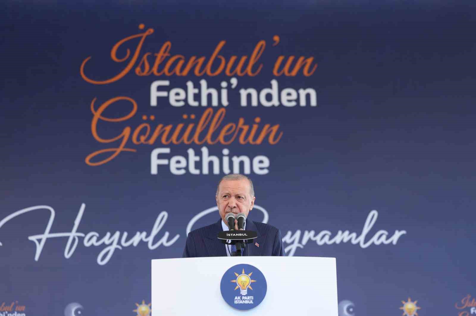 Cumhurbaşkanı Erdoğan, "İstanbul’un fethi dünyanın gözbebeği bir şehirde karanlığın aydınlığa tebdilidir"