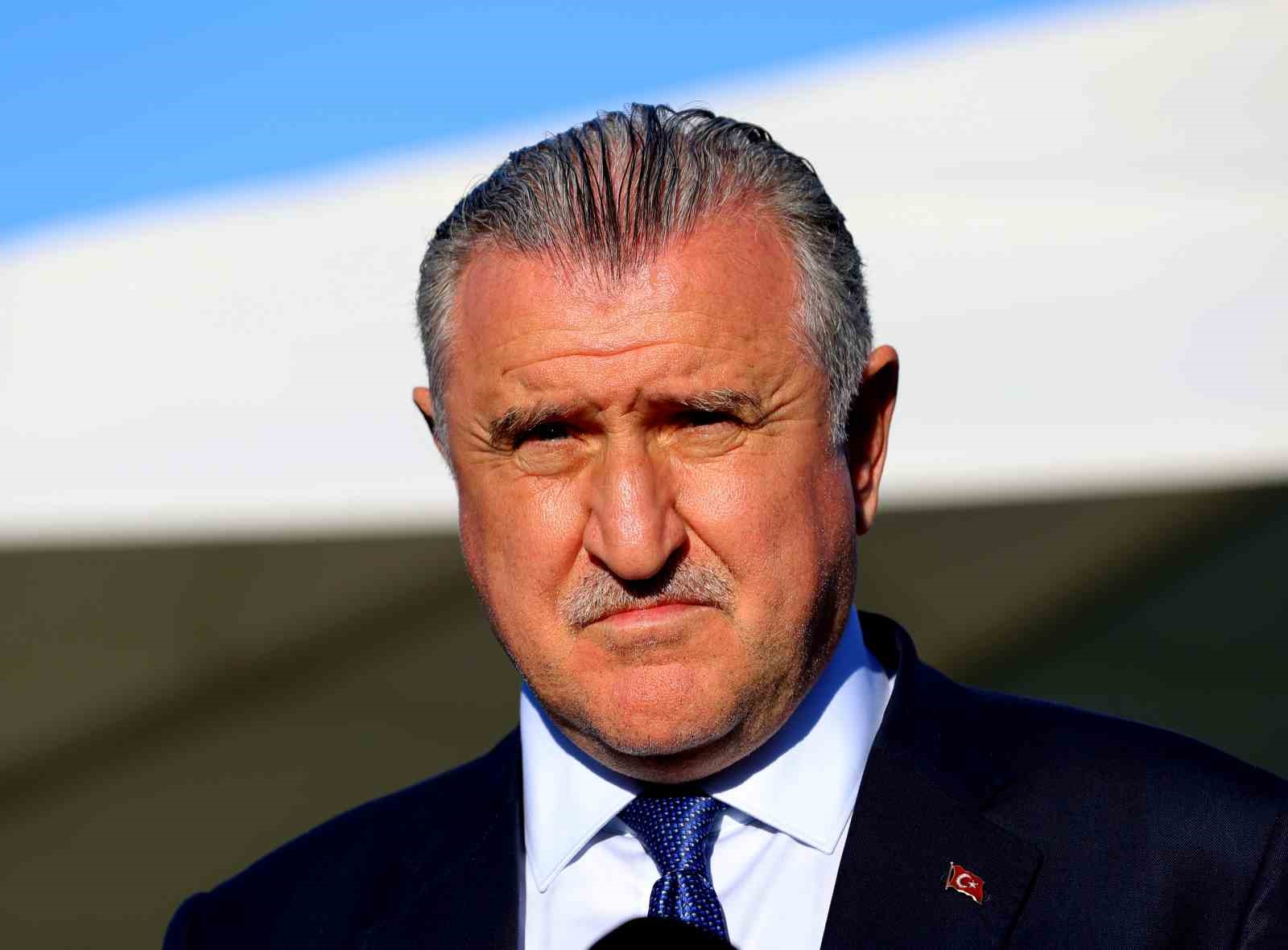 Bakan Osman Aşkın Bak: "Milli takımımız Dünya Kupası’nda çok iyi işler yapacak"