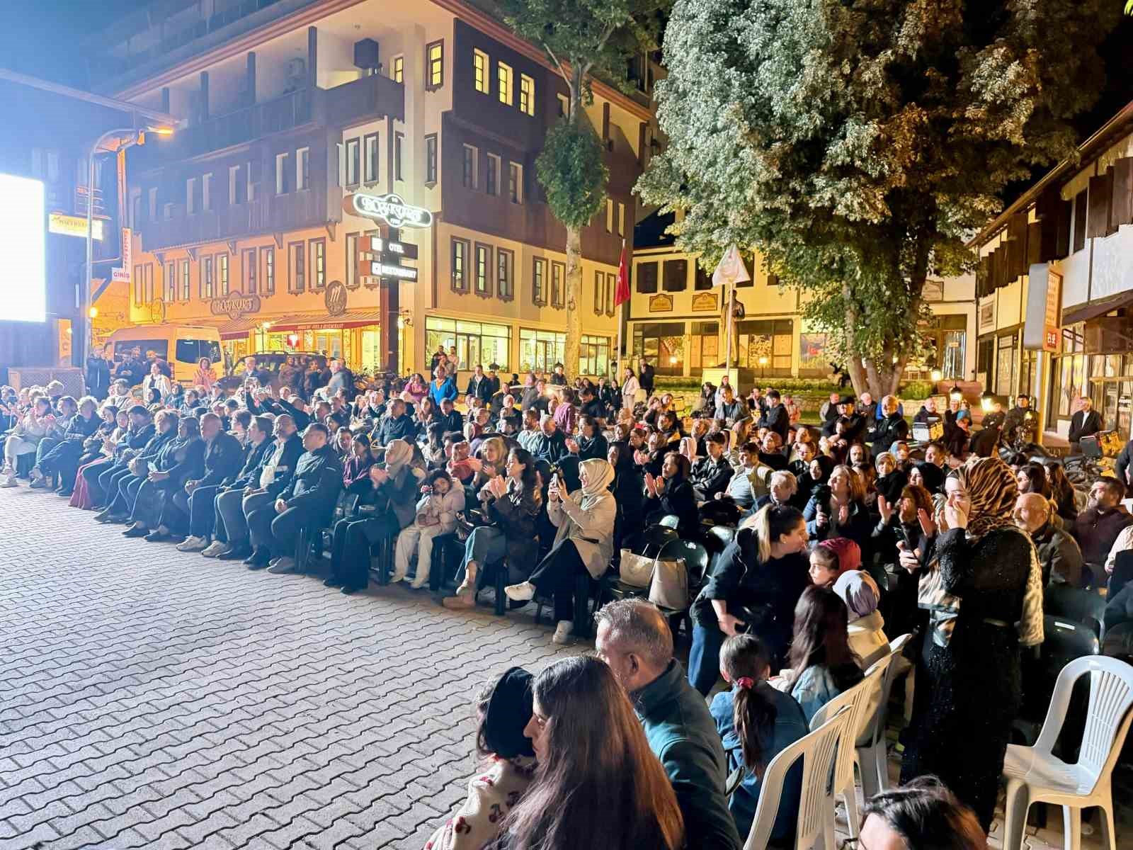 Kemaliye’de fasıl gecesinde kültür ve kardeşlik buluştu