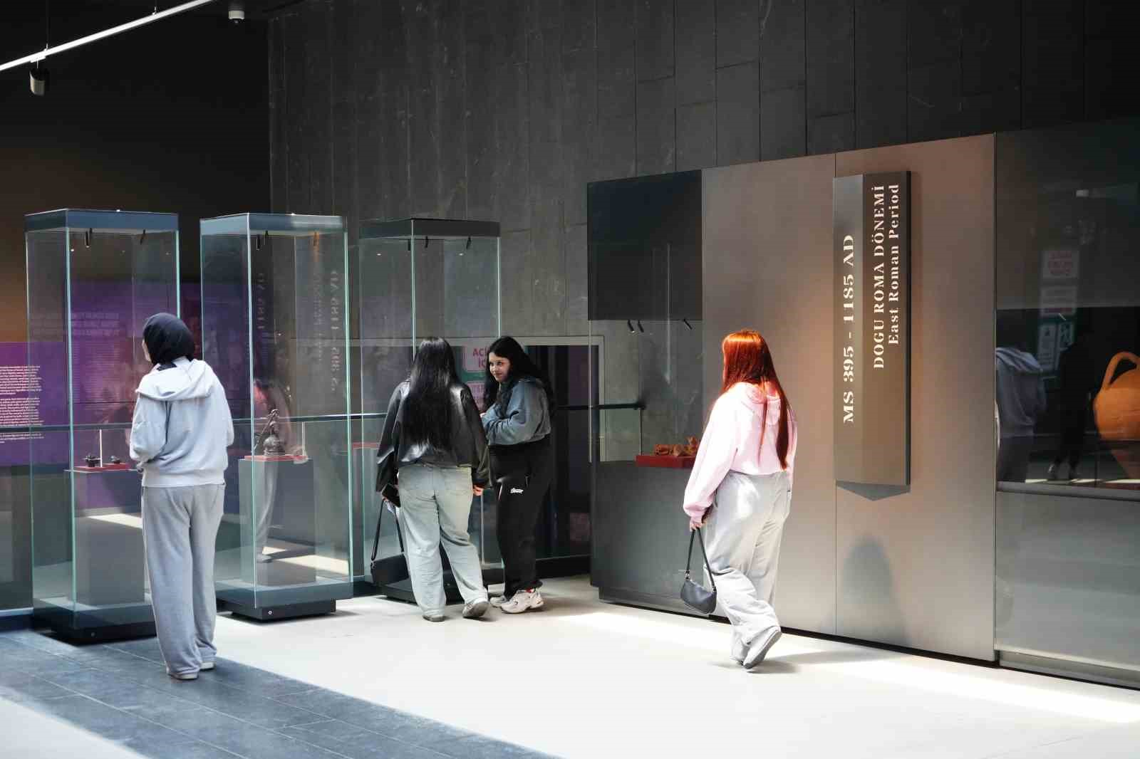 Aşil ve Thetis’in yer aldığı Amisos Mozaiği Samsun Müzesinde sergileniyor