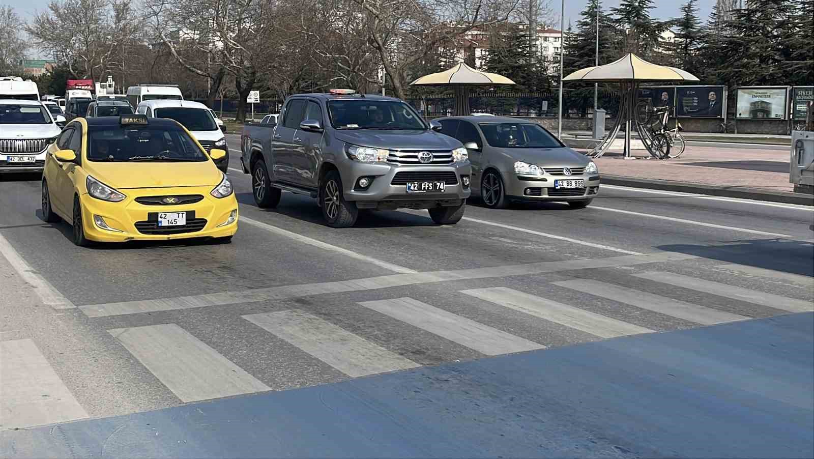 Bayram d&ouml;n&uuml;ş&uuml; i&ccedil;in s&uuml;r&uuml;c&uuml;lere uyarı
