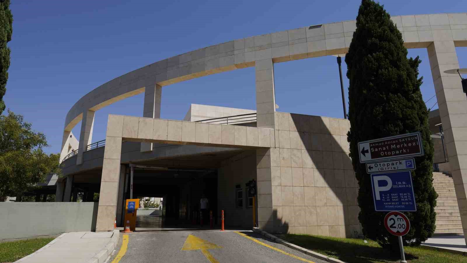 İzmir’de elektrikli araçlar için otoparklarda yüzde 50 indirim sürüyor