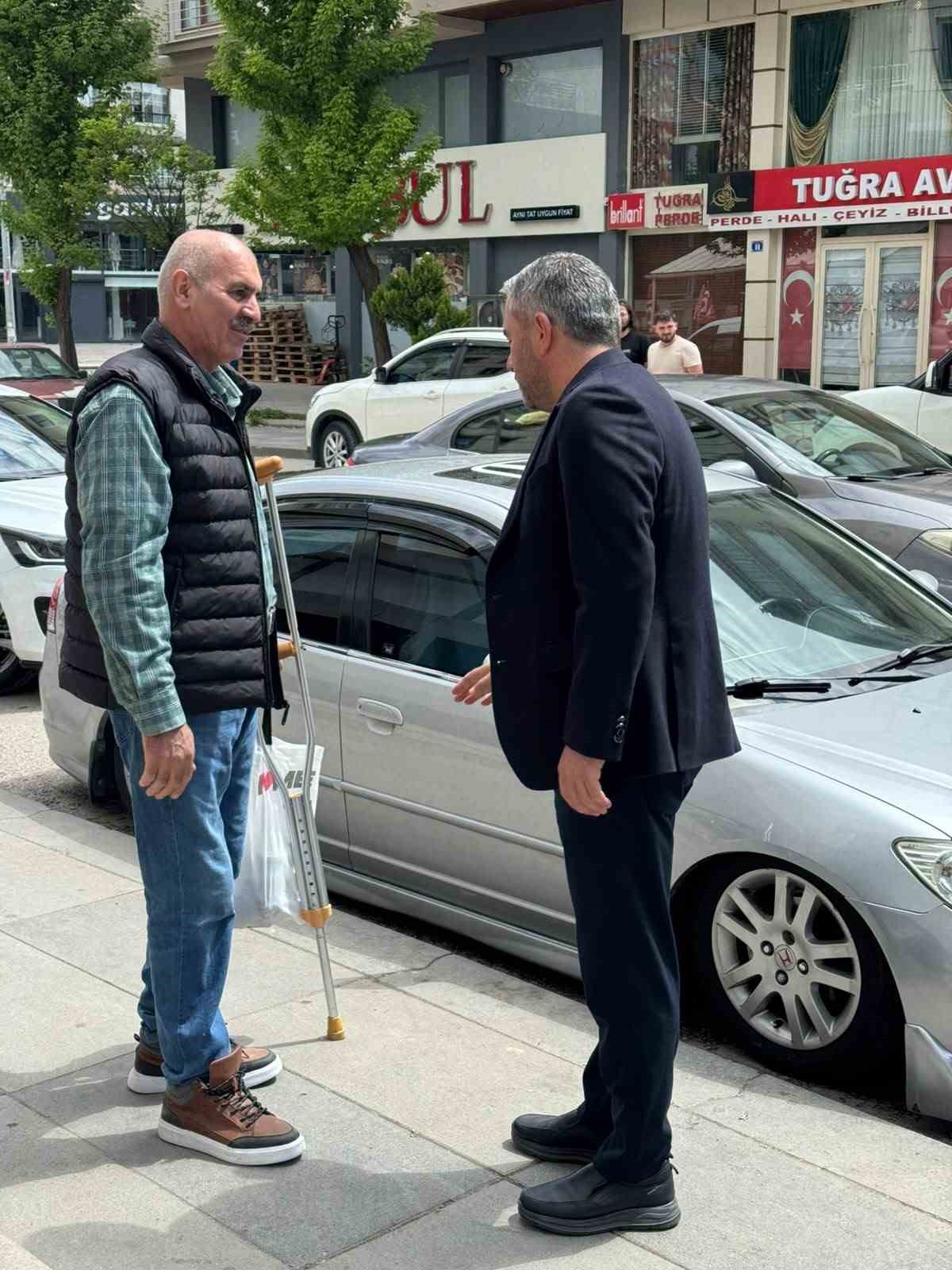 Pursaklar Belediye Başkanı &Ccedil;etin, vatandaşlarla bayramlaştı
