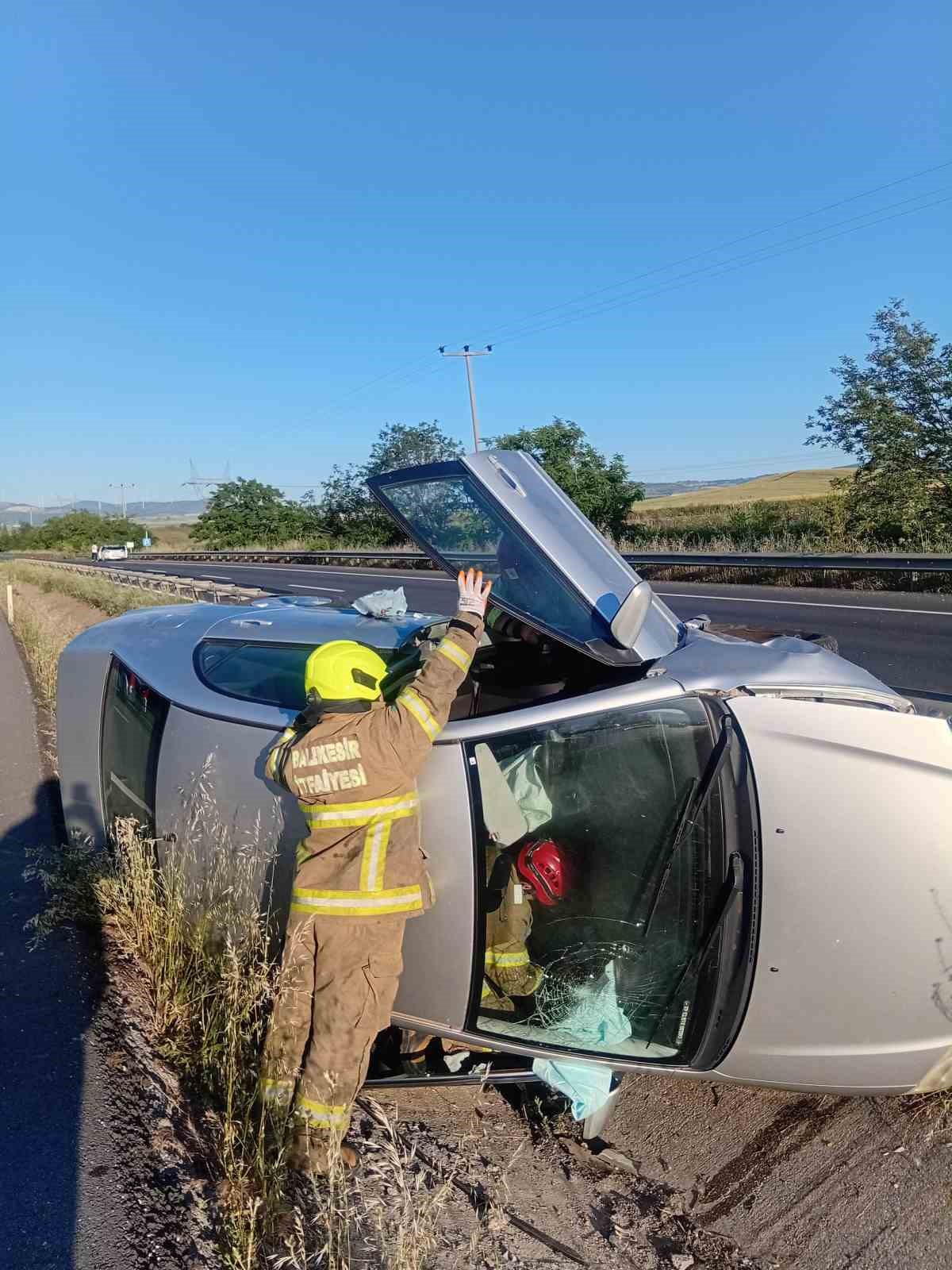 Balıkesir’de trafik kazası: Araçta mahsur kalan 1 kişi kurtarıldı