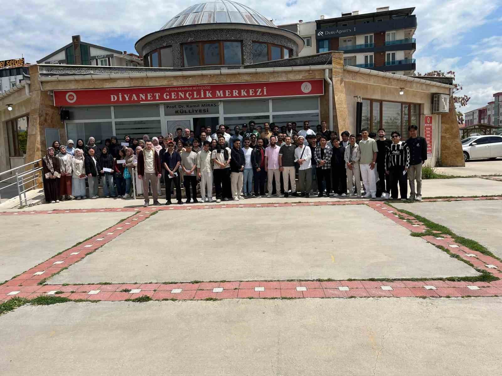 Uluslararası öğrencilerle yürek ısıtan bayramlaşma