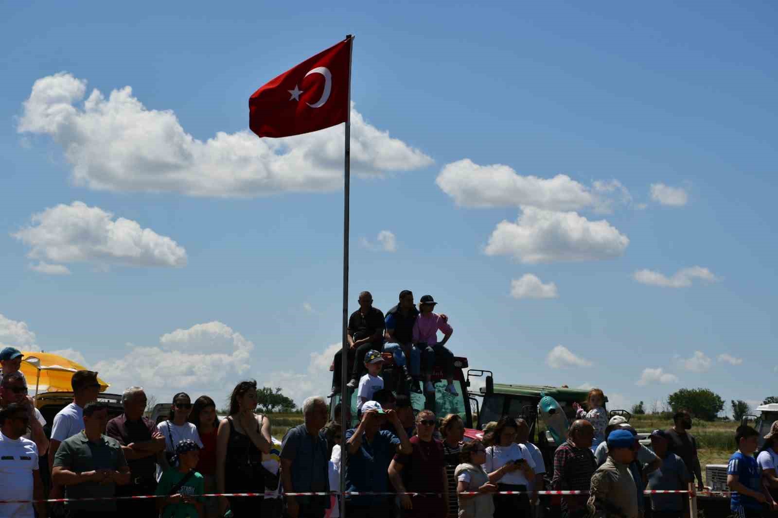 Büyükmandıra’da geleneksel at yarışları nefes kesti

