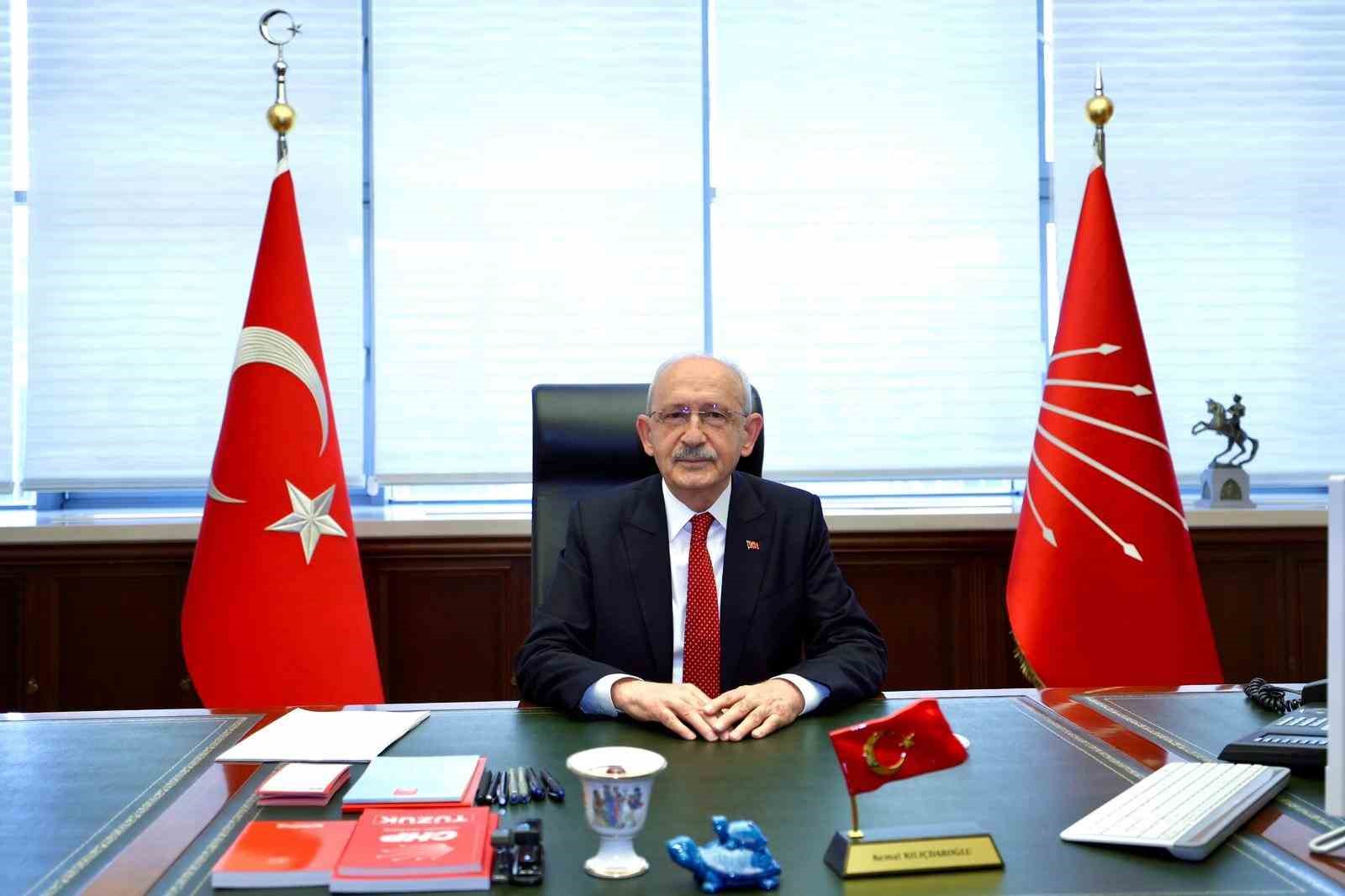 Kılıçdaroğlu, genel merkezde göreve başladı
