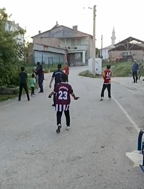 Elazığ’da gönülleri ısıtan maç: Jandarma ve çocuklar aynı sahada buluştu