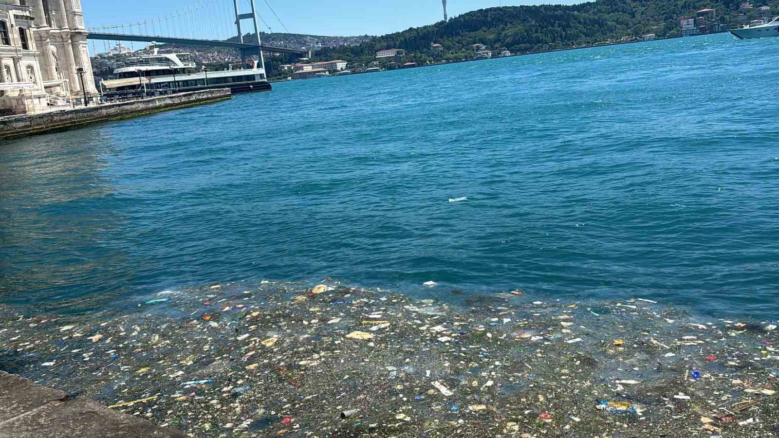 Ortaköy Sahili’nde kirlilik tepki çekti: Vatandaşlardan temizlik çağrısı