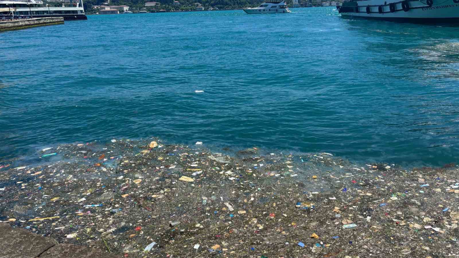 Ortak&ouml;y Sahili&rsquo;nde kirlilik tepki &ccedil;ekti: Vatandaşlardan temizlik &ccedil;ağrısı
