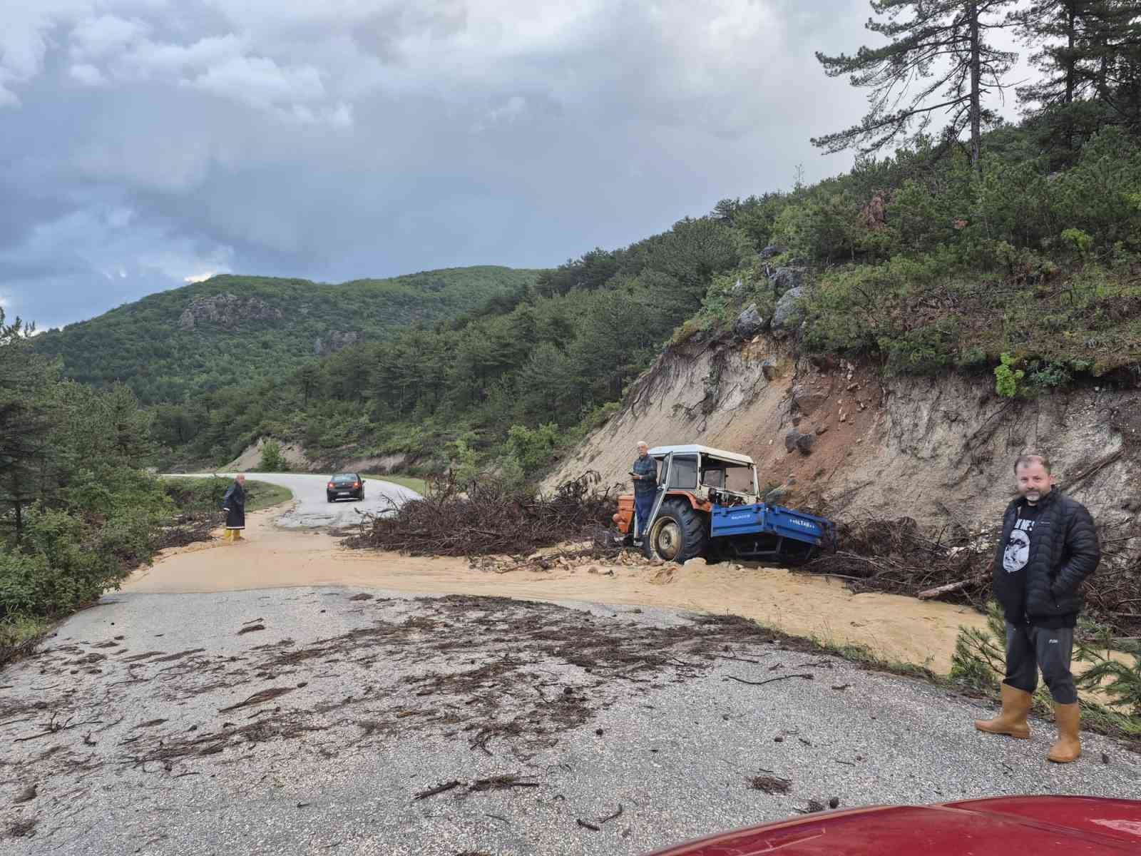 Bilecik’te bir köy adeta sular artında kaldı