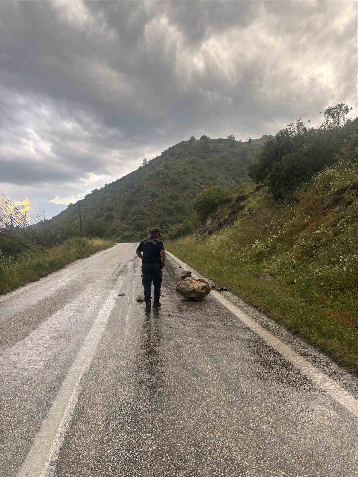 Bilecik&rsquo;te bir k&ouml;y adeta sular artında kaldı
