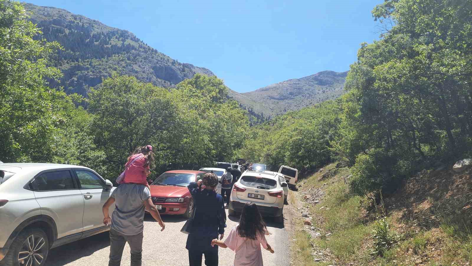 Aygırdibi Şelalesi 6 bin ziyaretçi ağırladı