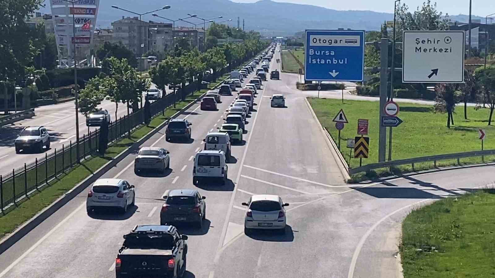 Bayram dönüş trafiği İnegöl’de yoğunlaştı