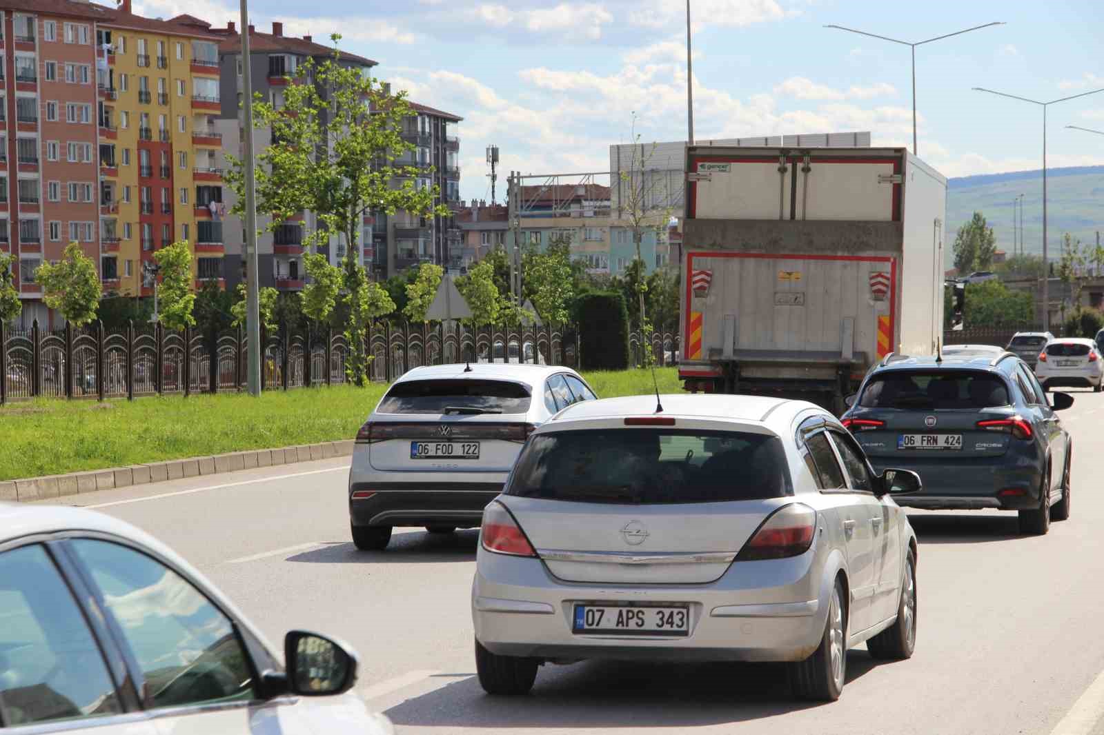 Çorum’da yollarda bayram dönüşü yoğunluğu