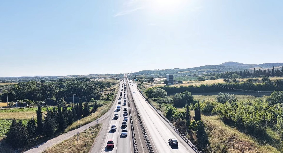 Dönüş yoğunluğu başladı, Bursa yolunda uzun kuyruklar oluştu
