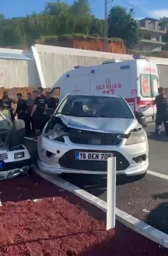 Hastane kavşağında kaza: 5 yaralı
