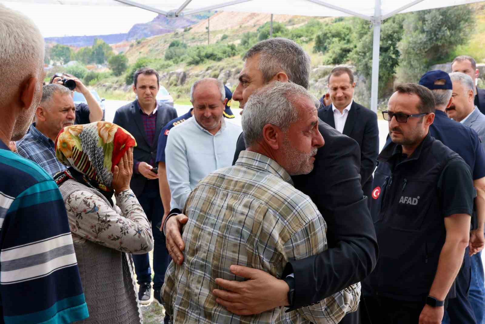 Tarsus&rsquo;ta 4 g&uuml;nd&uuml;r kayıp olan zihinsel engelli şahıs i&ccedil;in dron destekli &ccedil;alışmalar s&uuml;r&uuml;yor
