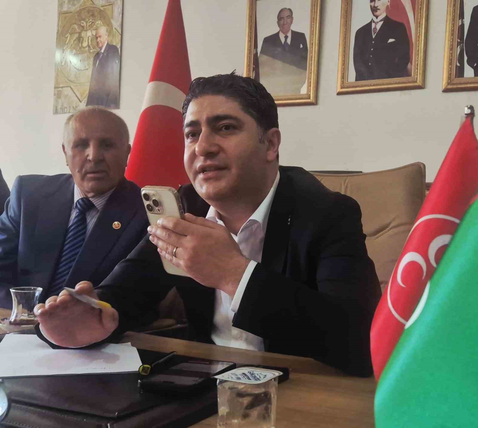 MHP&rsquo;li &Ouml;zdemir&rsquo;den Sarız&rsquo;a bayram hediyesi
