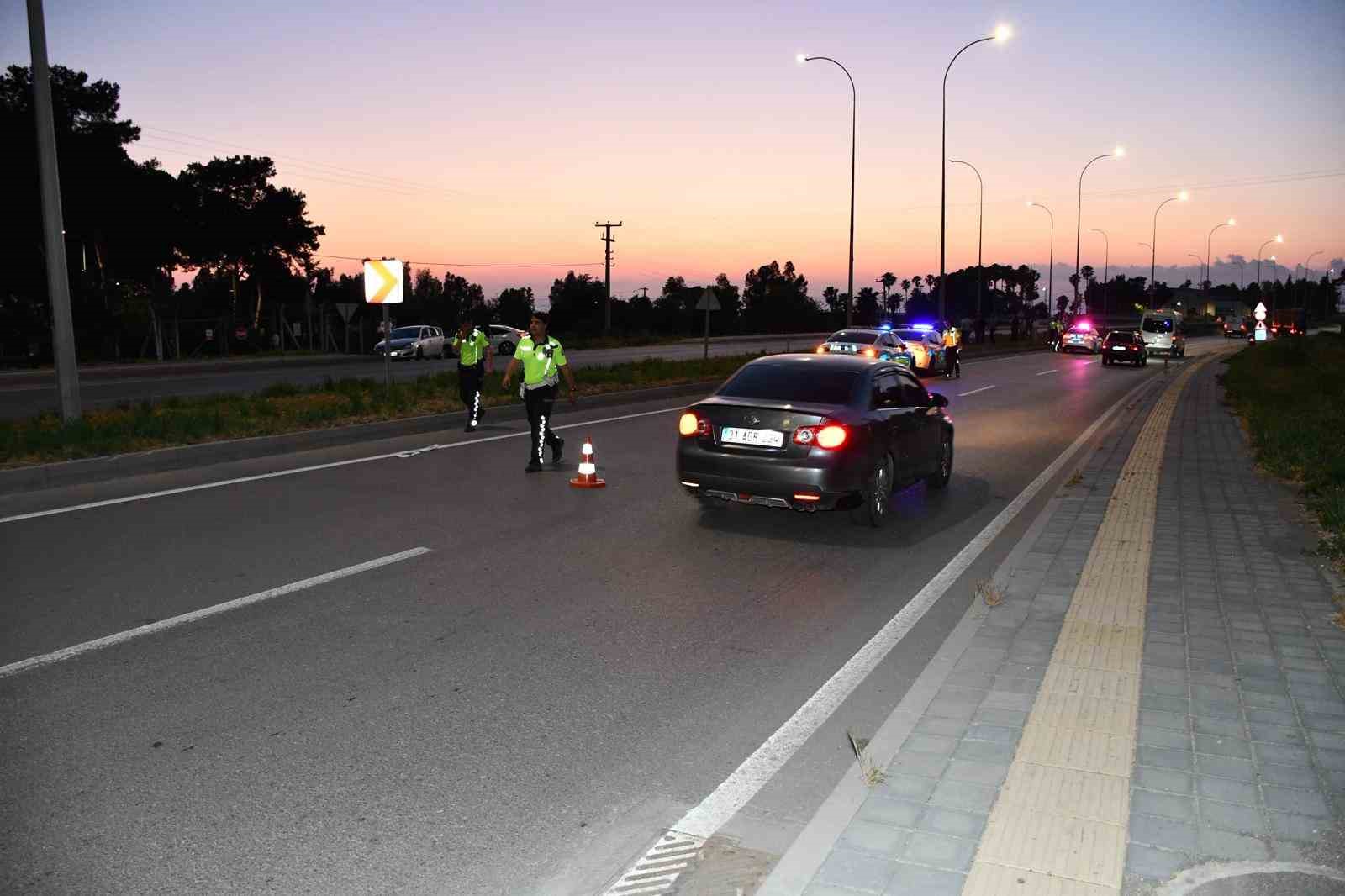 Hatay’da kontrolden çıkan motosiklet devrildi: 2 ölü