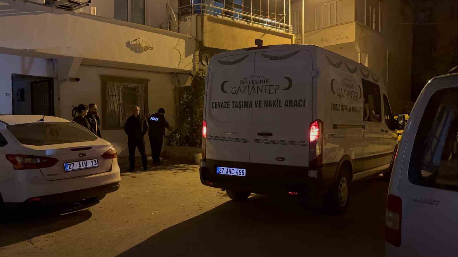 Haber alınamayan yabancı uyruklu şahıs evinde ölü bulundu