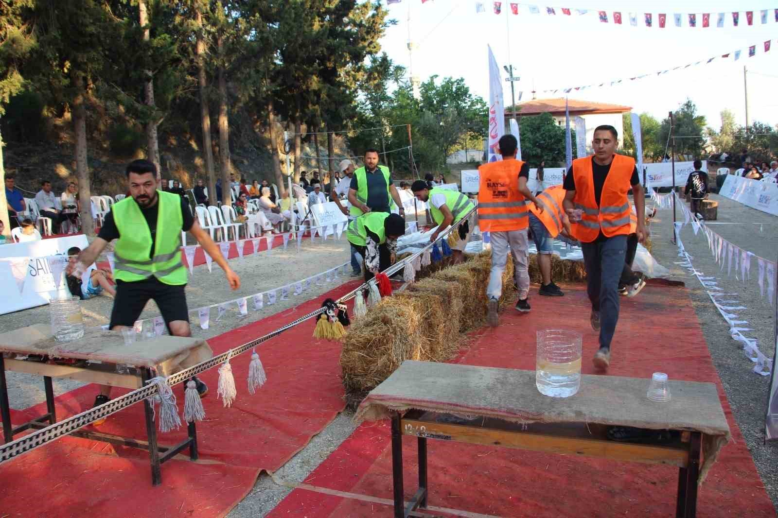 Köy Survivor’da 5 yıldızlı tatil için kıyasıya yarıştılar