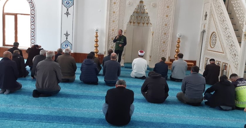 Bayburt’ta cami cemaati bağımlılıkla mücadele konusunda bilgilendirildi