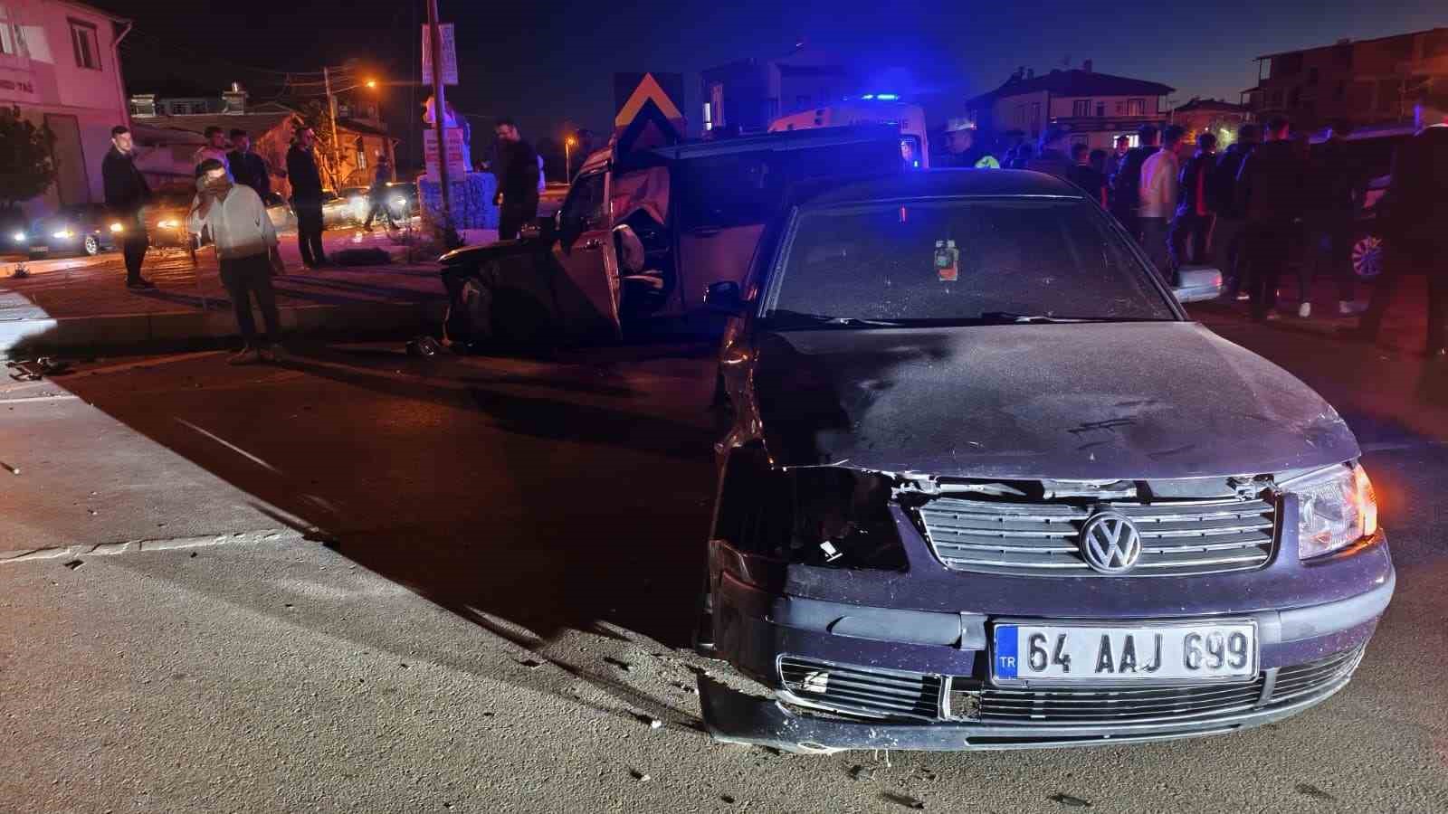 İki otomobilin çarpıştığı kazada 4 kişi yaralandı